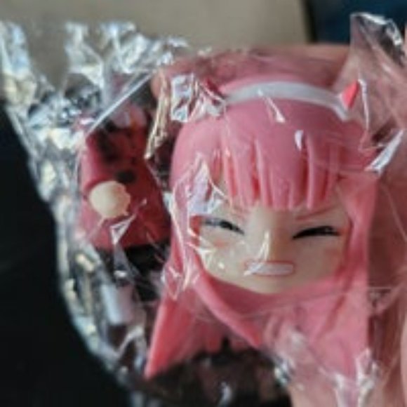 Zero Two (02) Mini figure - Picture 3 of 4